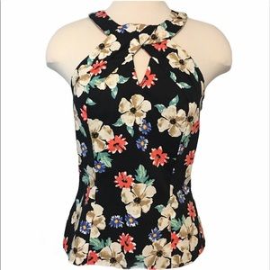 Super flattering White House Black Market top